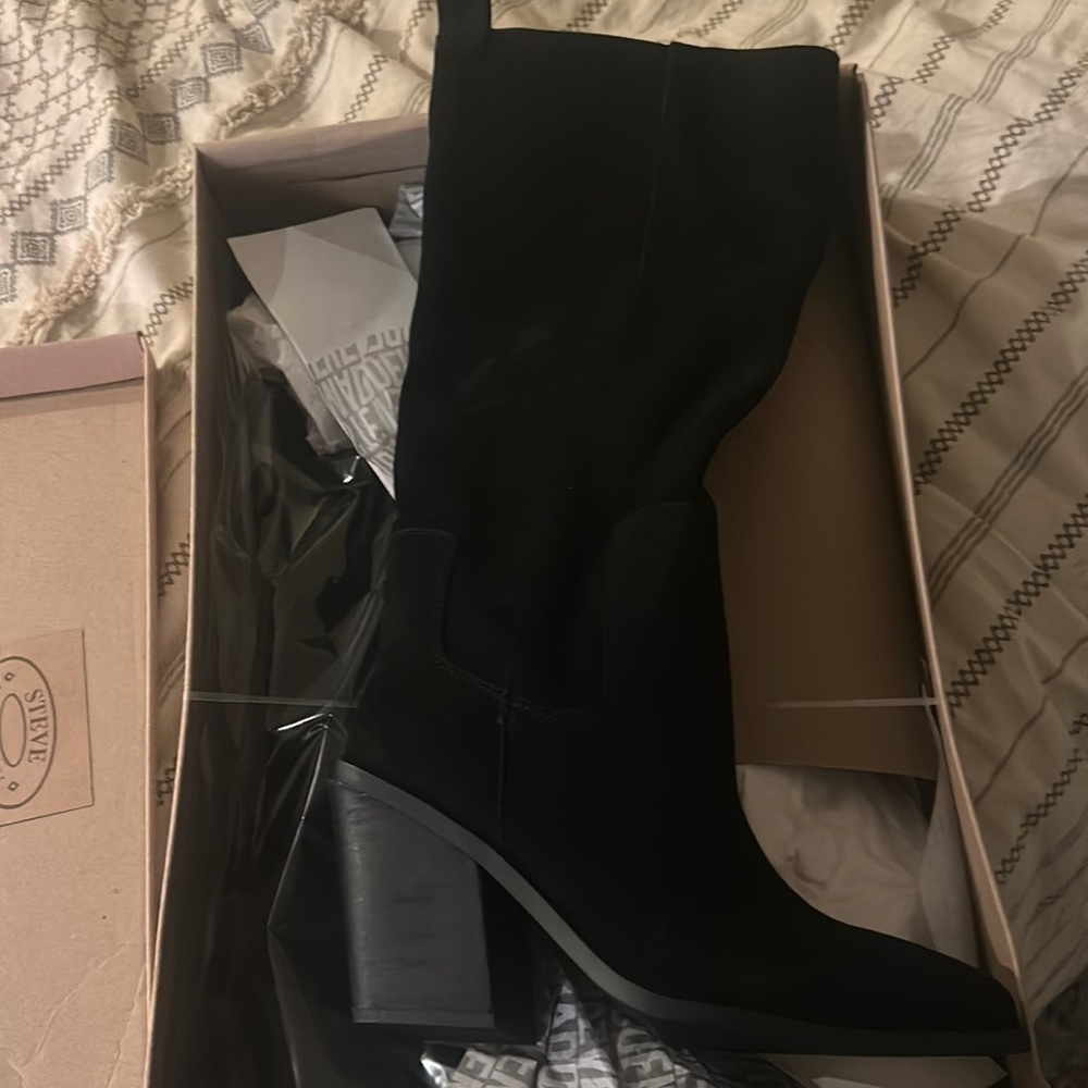 Steve Madden Seven black suede boots